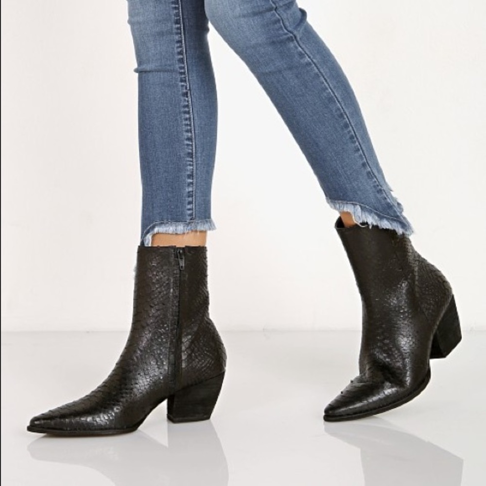 Matisse Caty Free People Boots Black Snakeskin